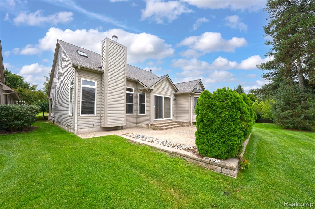 5729 Windspirit Court, 36, Waterford, MI 48327 — Photo 38
