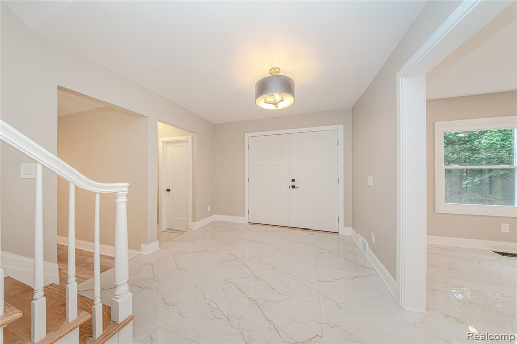 21993 Riverview Drive, Beverly Hills, MI 48025 — Photo 19