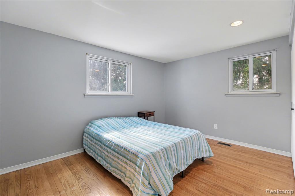 5597 Leafwood Drive, Commerce Twp, MI 48382 — Photo 17
