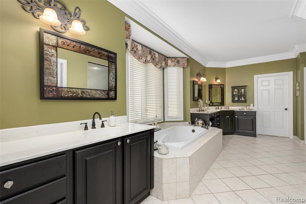 4687 Oakhurst Ridge Road, Clarkston, MI 48348 — Photo 21