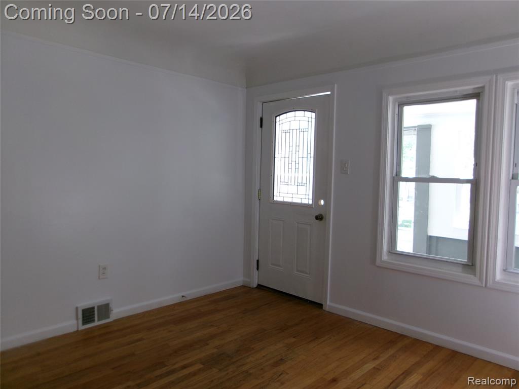 5620 Hipp Street, Dearborn Heights, MI 48125 — Photo 2