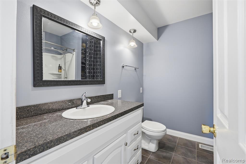 5208 Don Shenk Drive, Swartz Creek, MI 48473 — Photo 8