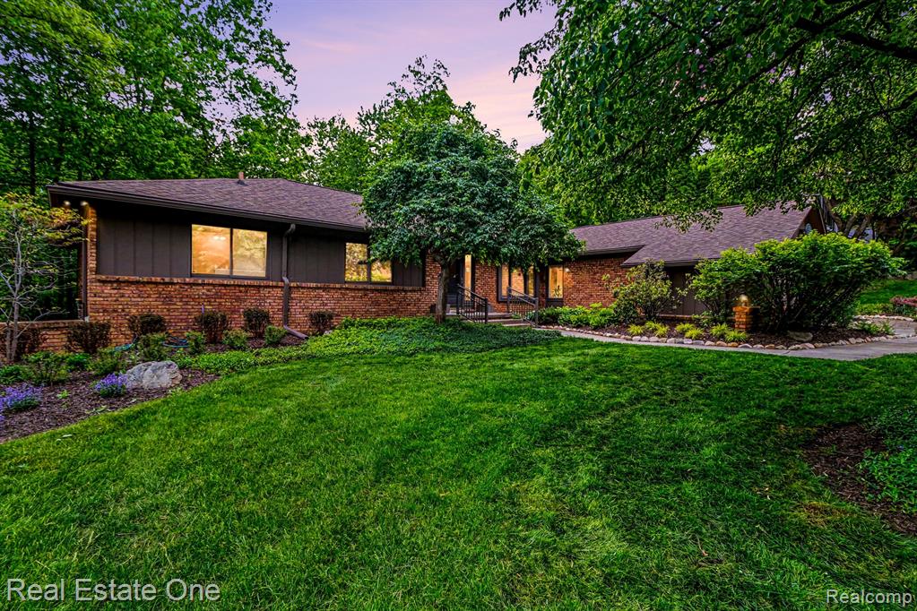 4757 Hardwoods Drive, West Bloomfield, MI 48323 — Photo 3