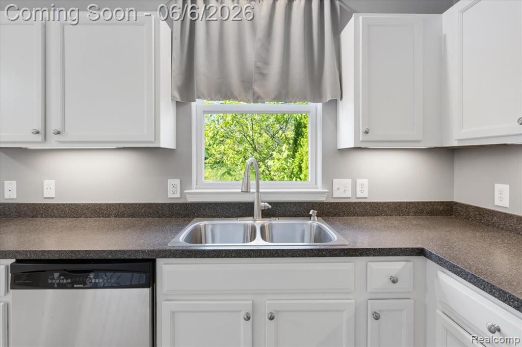 989 Callaway Court, Howell, MI 48843 — Photo 17