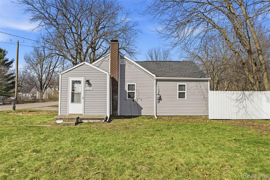 2335 Holmes Road, Ypsilanti, MI 48198 — Photo 17