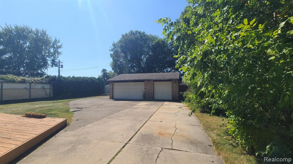 20688 Woodland Street, Harper Woods, MI 48225 — Photo 5