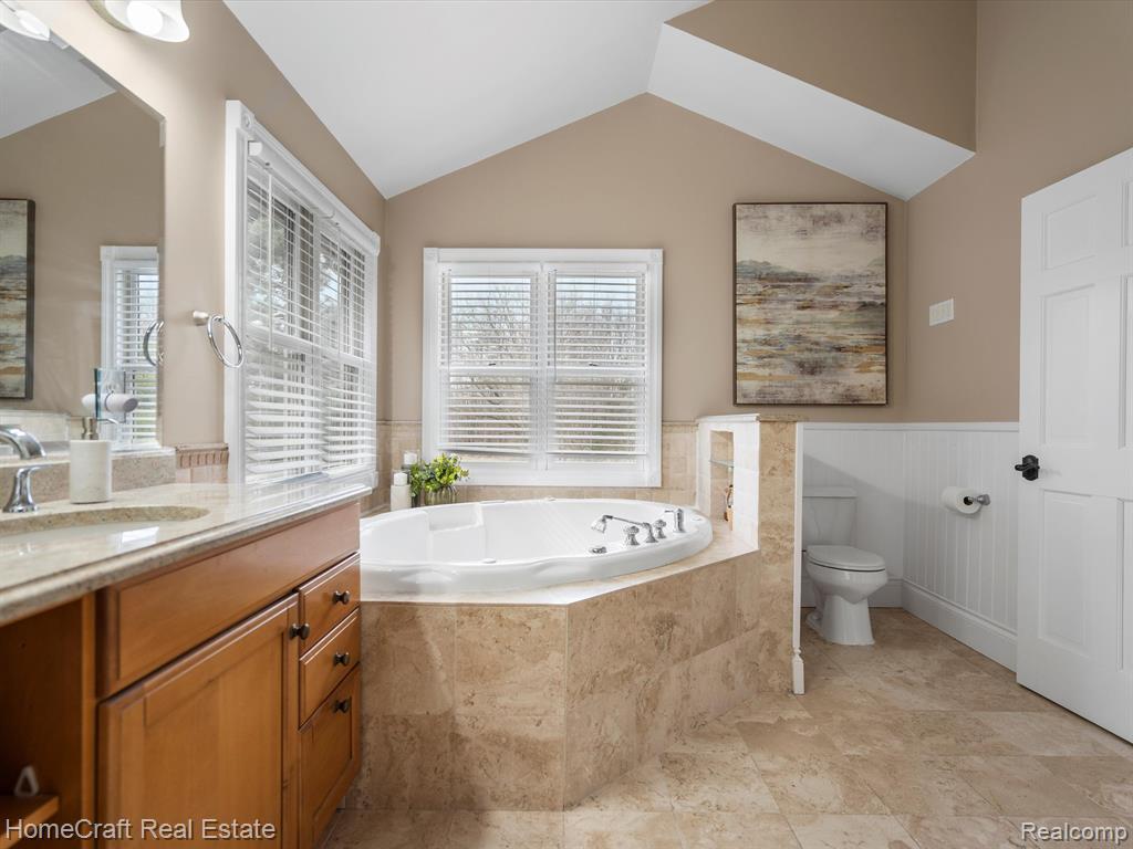 9123 SALEM FARMS Drive, South Lyon, MI 48178 — Photo 26