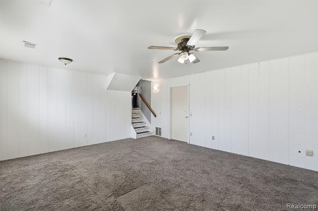 6230 Barker Drive, Waterford, MI 48329 — Photo 16