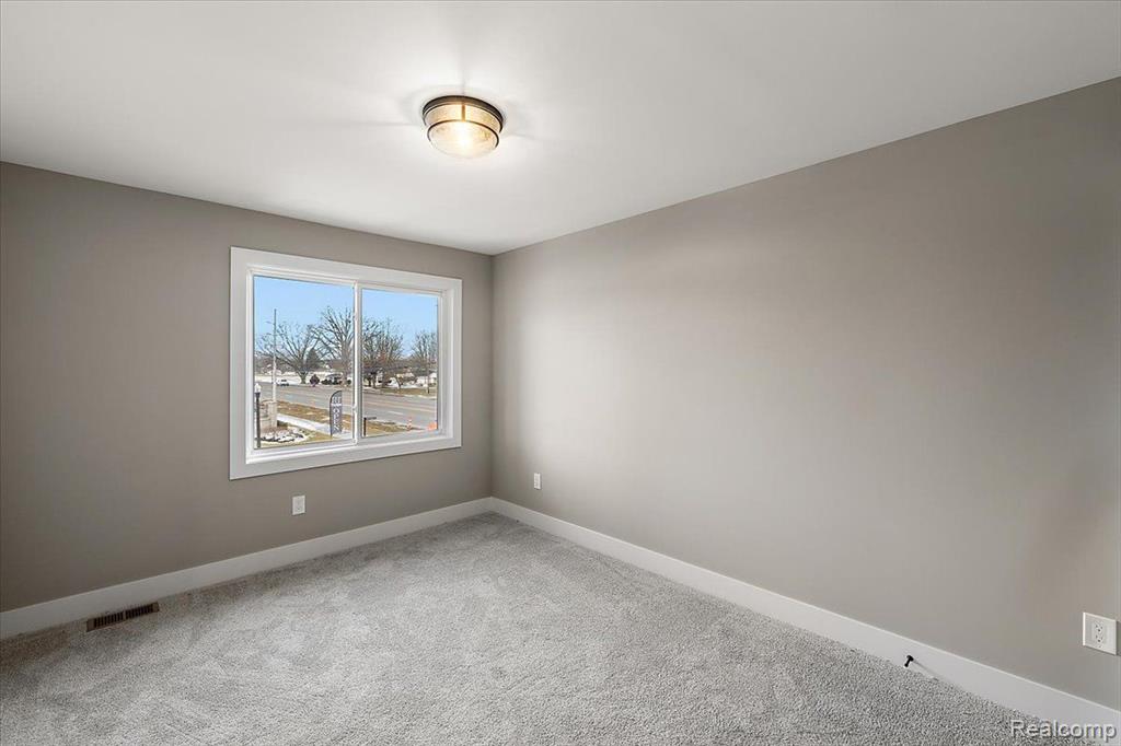50998 MISTWOOD Drive, Macomb, MI 48042 — Photo 62