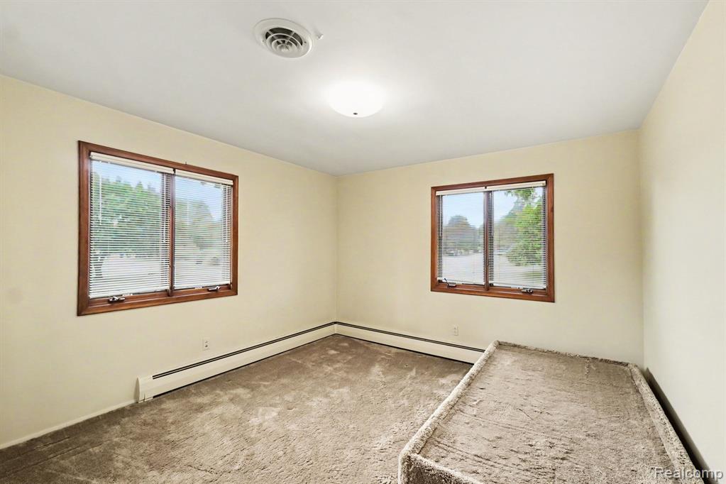 1226 Woodkrest Drive, Flint, MI 48532 — Photo 16