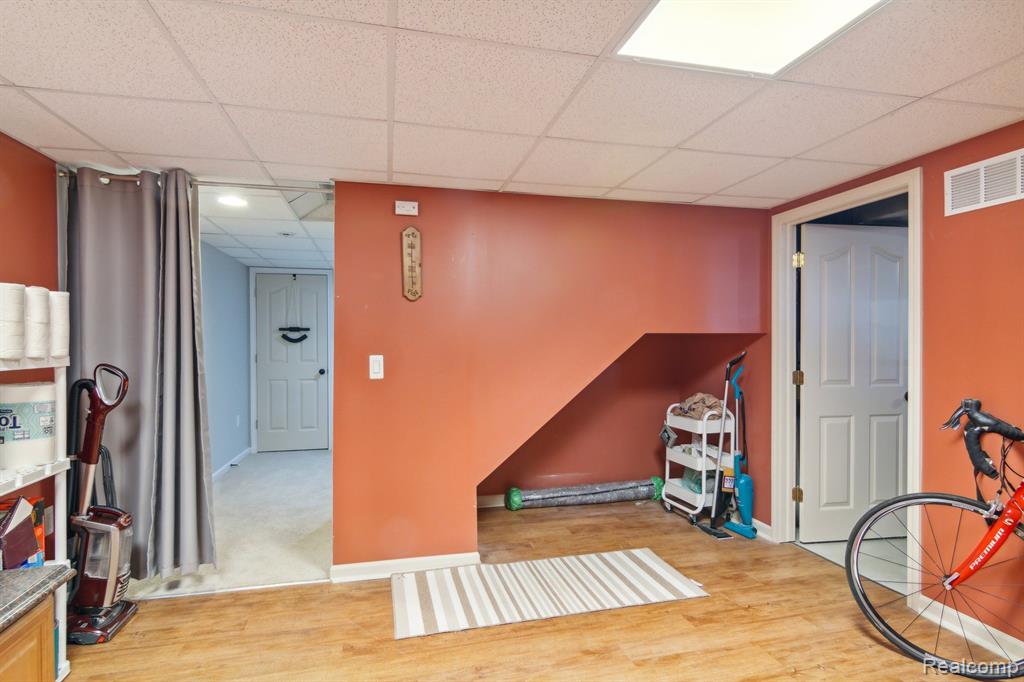 387 TORRINGTON Drive W, Canton, MI 48188 — Photo 47