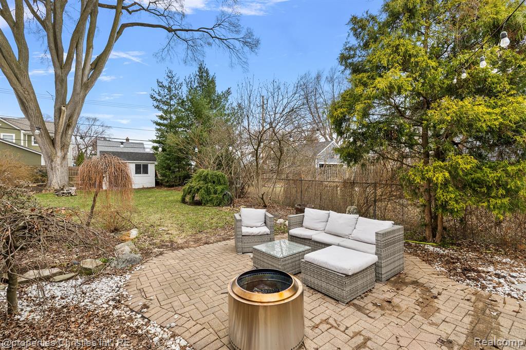 702 S Vermont Avenue, Royal Oak, MI 48067 — Photo 30
