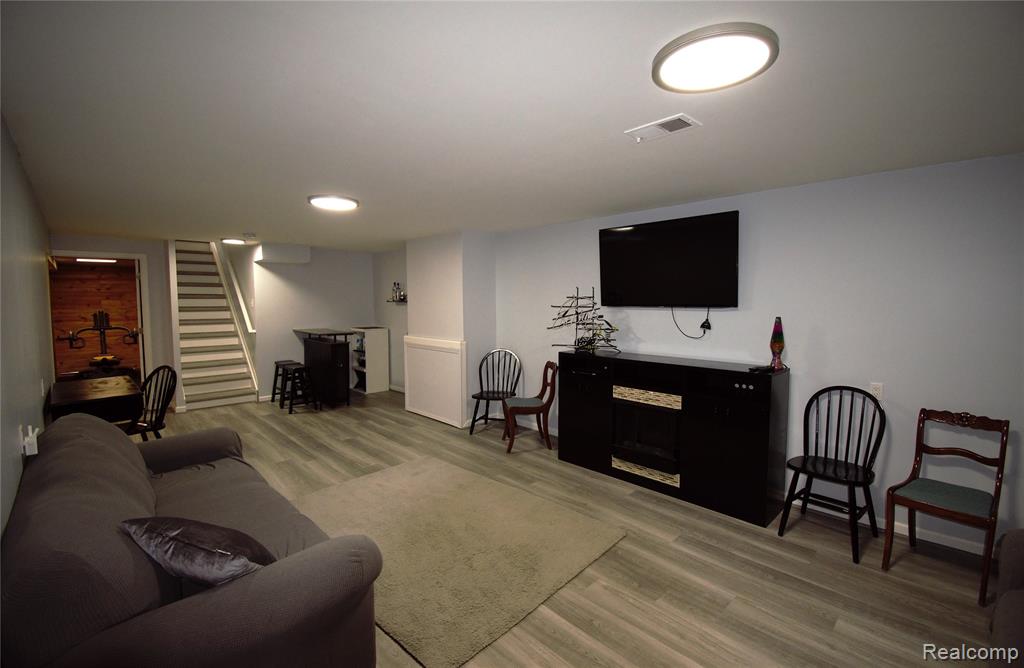 313 Janet Lane, Almont, MI 48003 — Photo 17