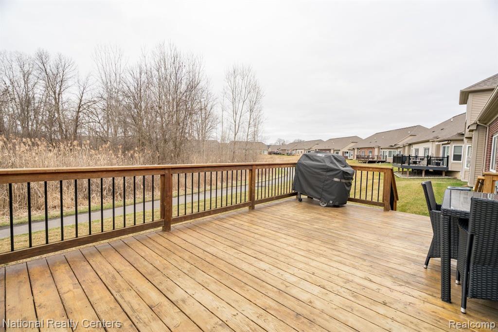 5236 HAWKSEYE Trace, Warren, MI 48092 — Photo 37