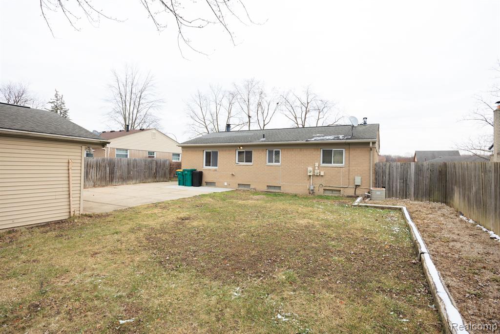 9870 FAIRBANKS Street, Belleville, MI 48111 — Photo 27