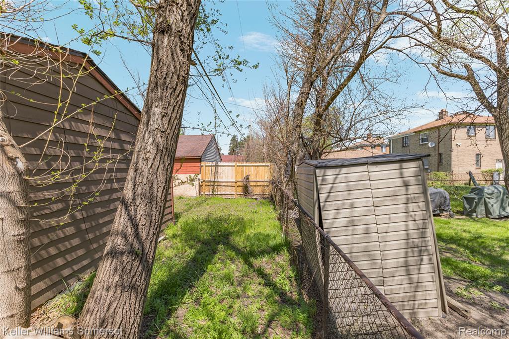 18642 Tracey Street, Detroit, MI 48235 — Photo 24