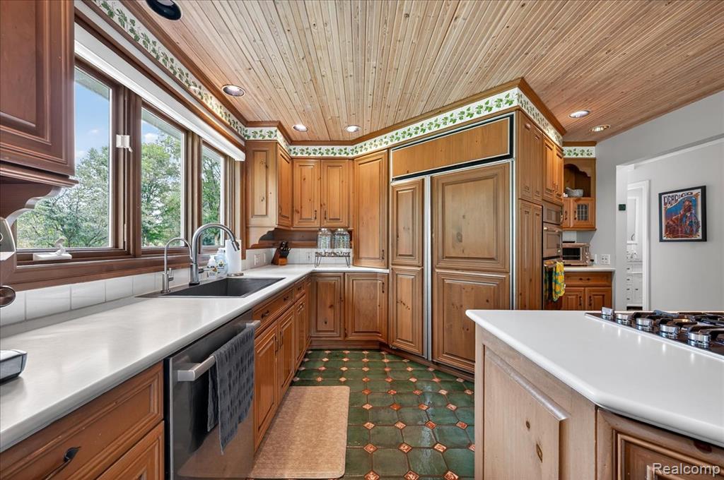 4815 Mill Creek Court, Rochester, MI 48306 — Photo 21