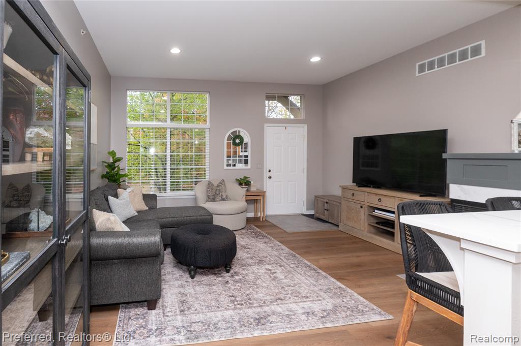 30768 Ardmore Court, 19, Novi, MI 48377 — Photo 7