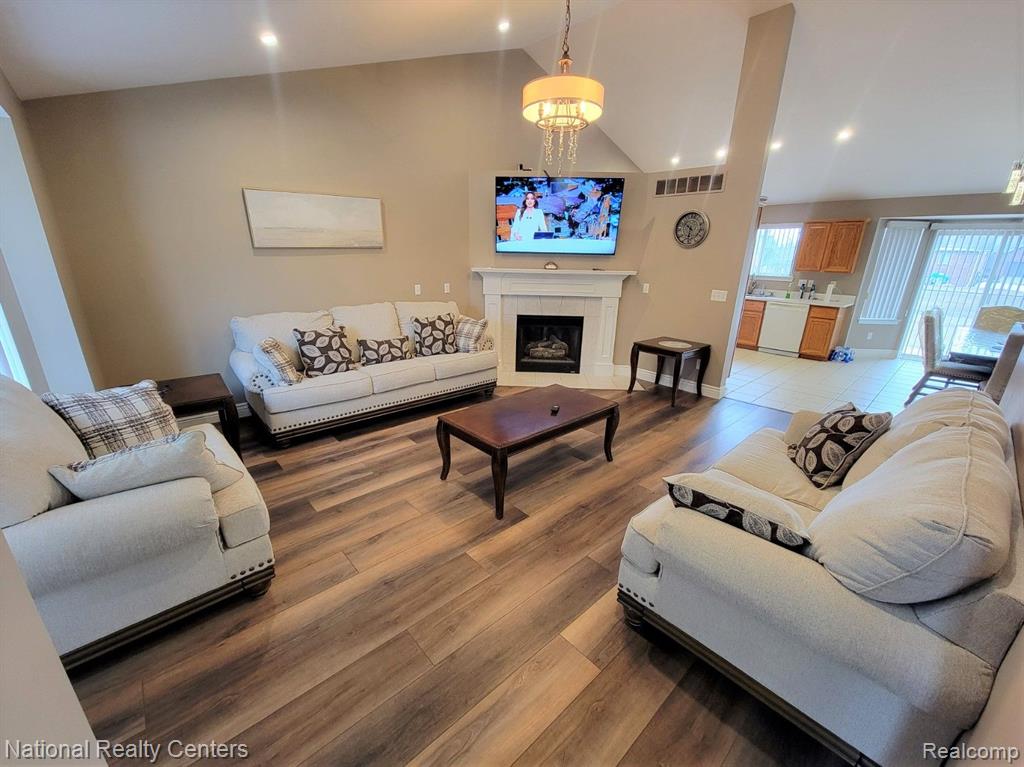 55477 RASPBERRY Drive, Macomb, MI 48042 — Photo 6