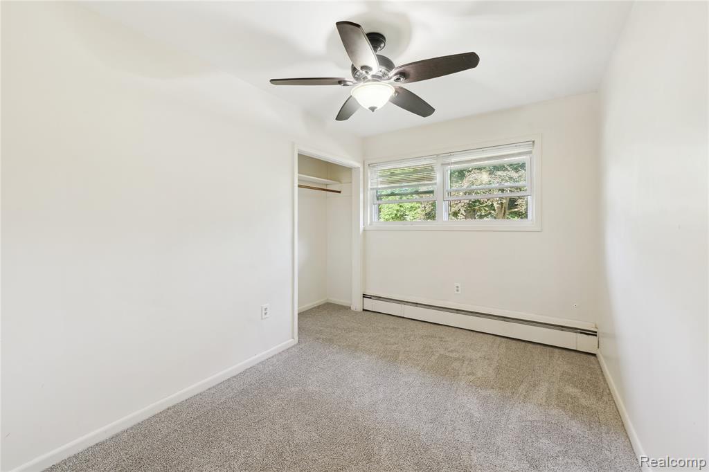 4403 Killarney Park Drive, Burton, MI 48529 — Photo 13