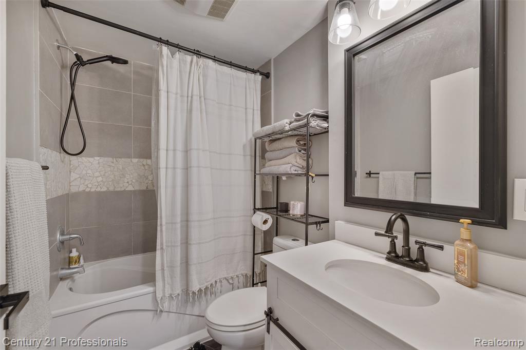 2830 Deland Road, Waterford, MI 48329 — Photo 14