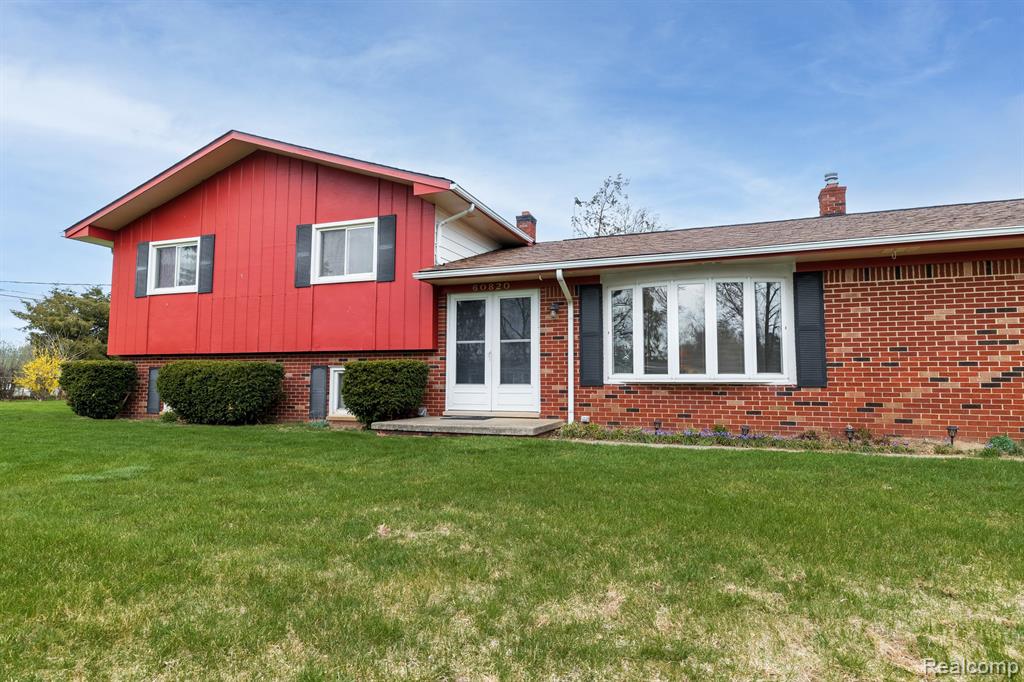 60820 LILLIAN Street, South Lyon, MI 48178 — Photo 2