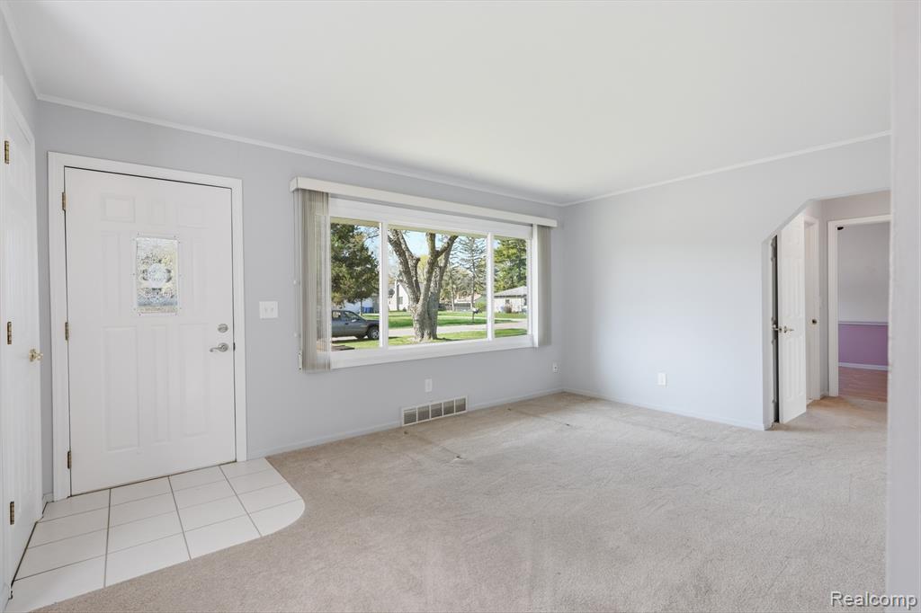 6414 Lanman Drive, Waterford, MI 48329 — Photo 6