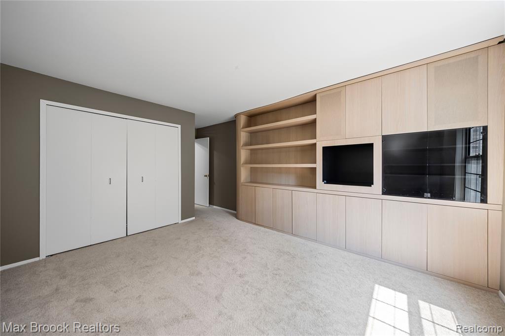 29664 Pine Ridge Circle, Farmington Hills, MI 48331 — Photo 23