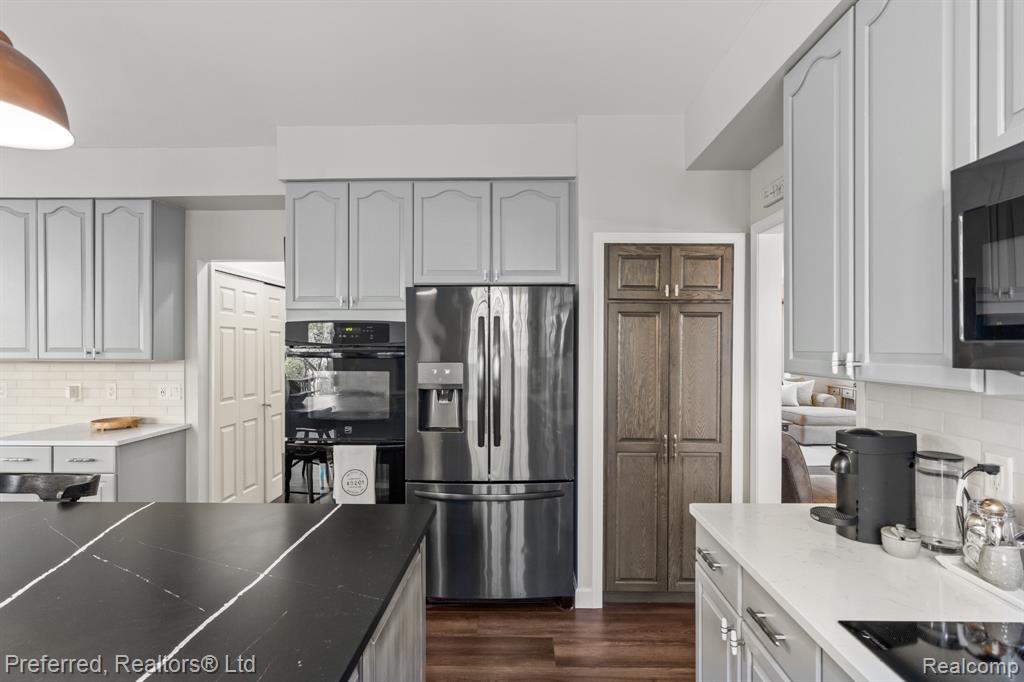 50045 Heron Court, Canton, MI 48187 — Photo 15