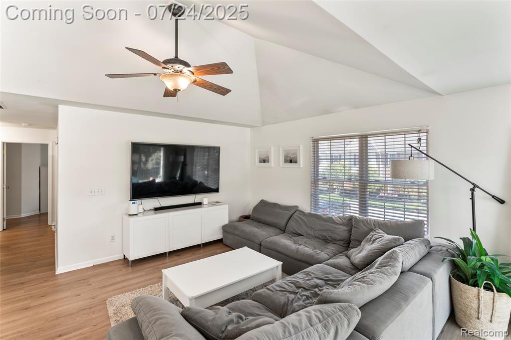 729 Amberly Dr, C, Waterford, MI 48328 — Photo 18