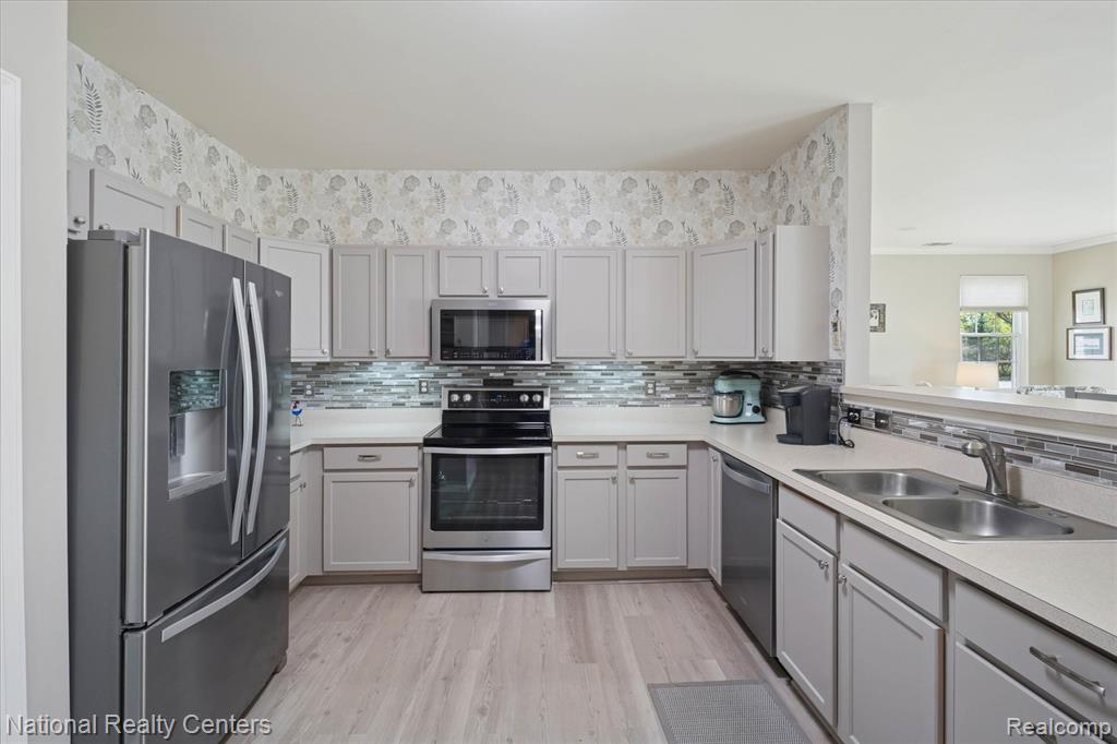 4067 Kirkway Court, 110, Howell, MI 48843 — Photo 13
