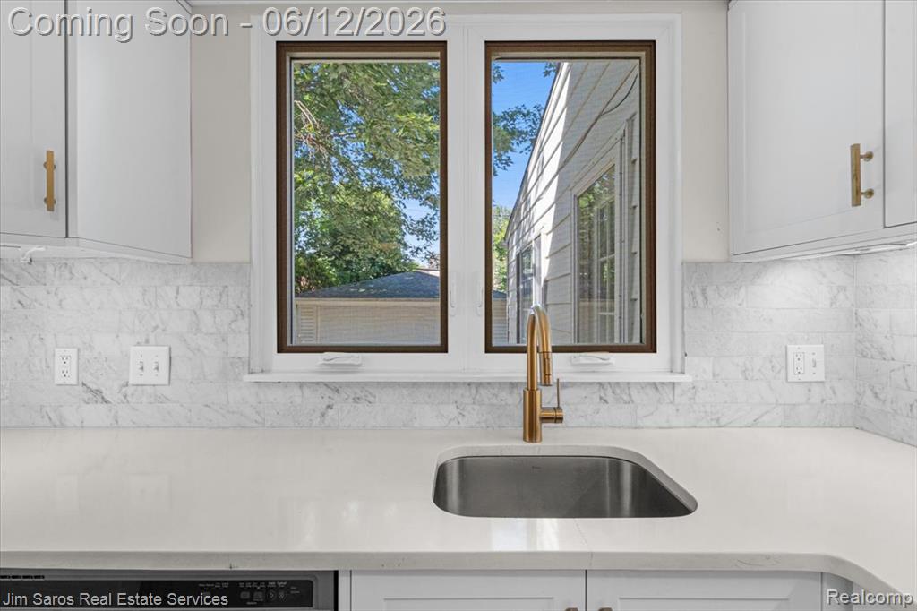 451 Moran Road, Grosse Pointe, MI 48236 — Photo 9