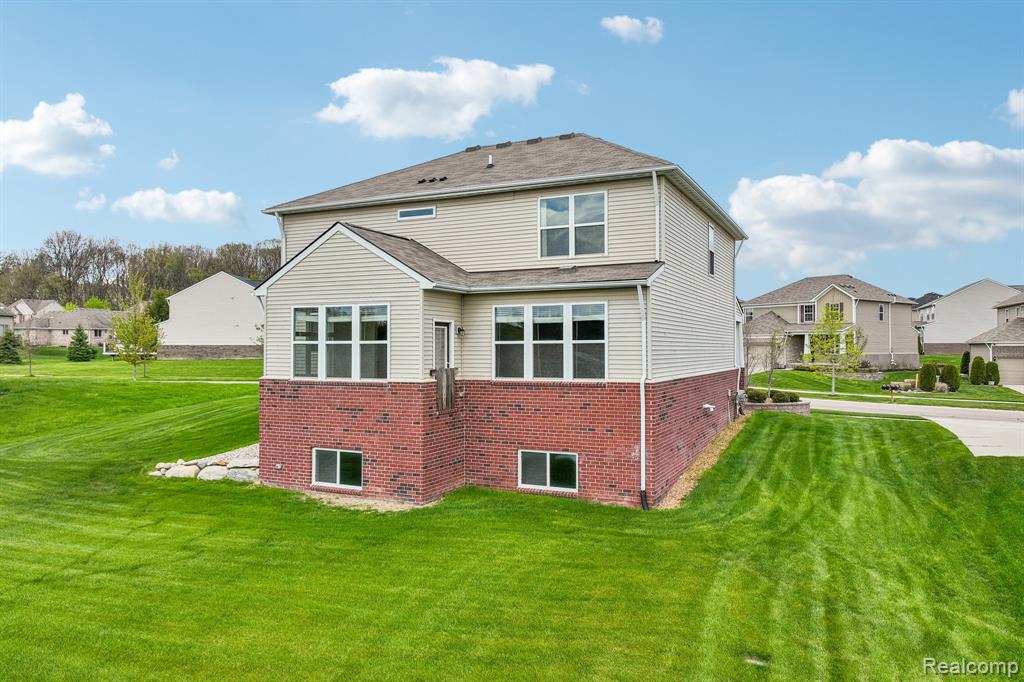 29831 Braeburn dr, New Hudson, MI 48165 — Photo 43
