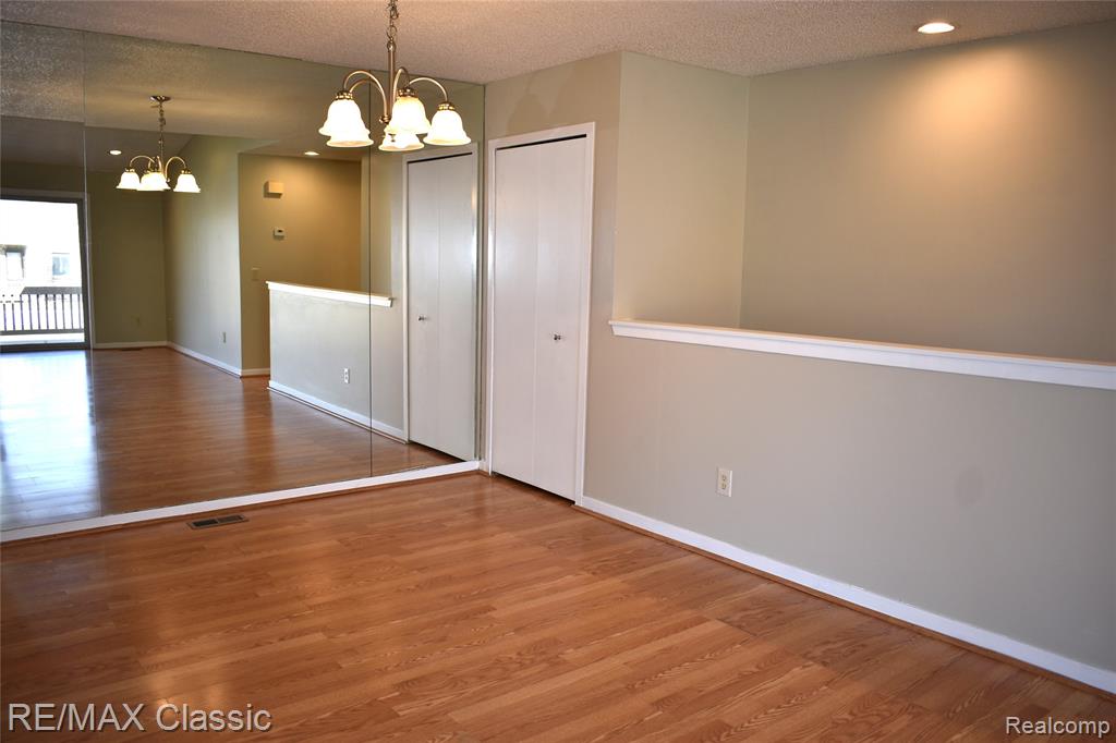 7901 Lawrence, West Bloomfield, MI — Photo 12