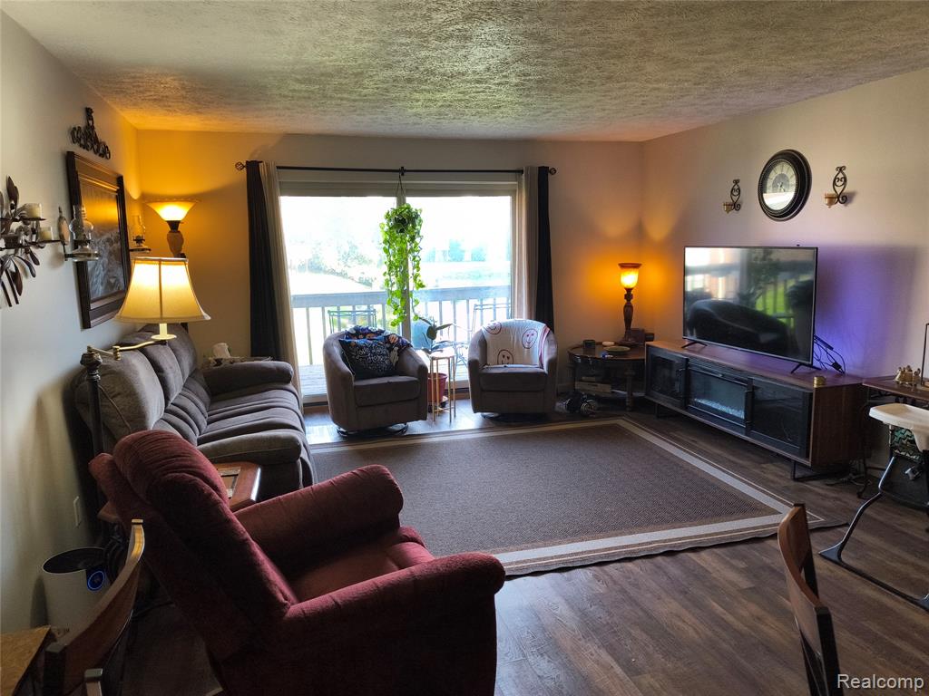 9085 Bavarian Way, Clarkston, MI 48348 — Photo 7