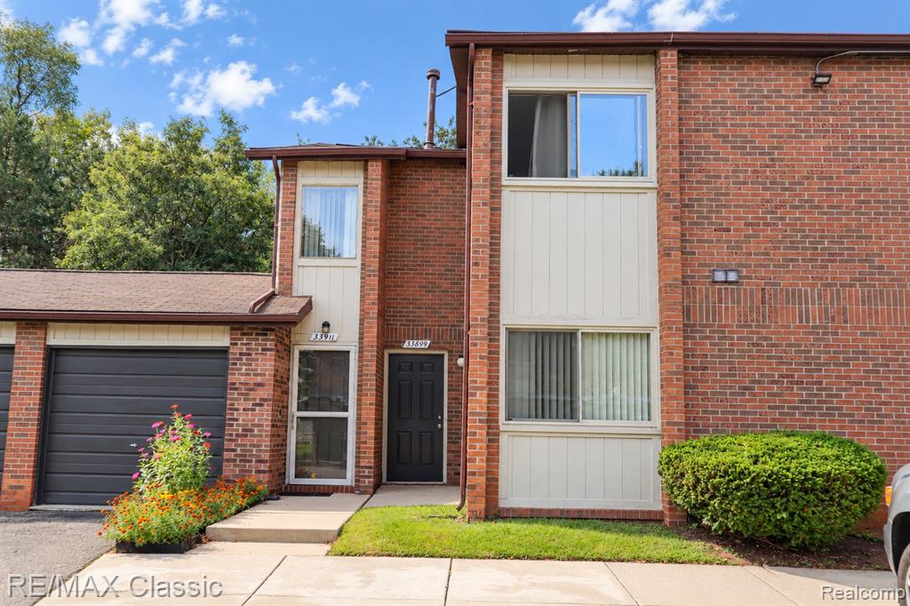 33899 Pondview Circle, 10, Livonia, MI 48152