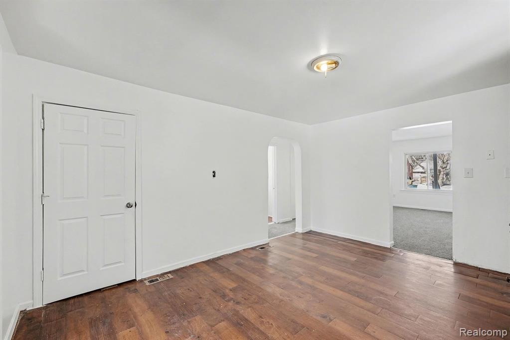 7284 Orchard Avenue, Warren, MI 48091 — Photo 6
