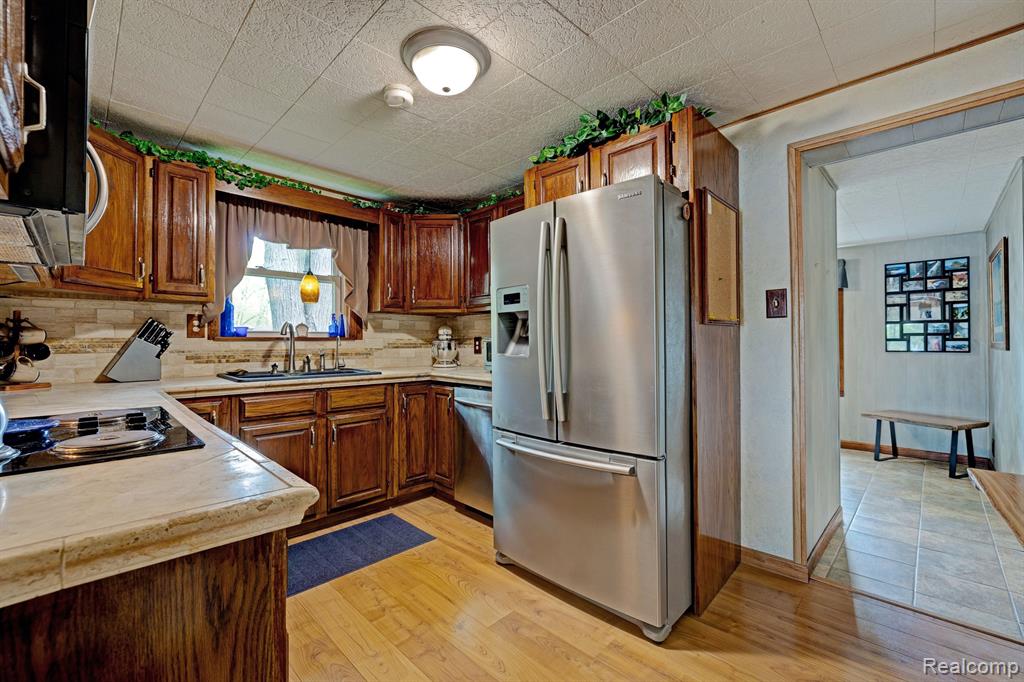 4030 ROLLINS Avenue, Waterford, MI 48329 — Photo 17
