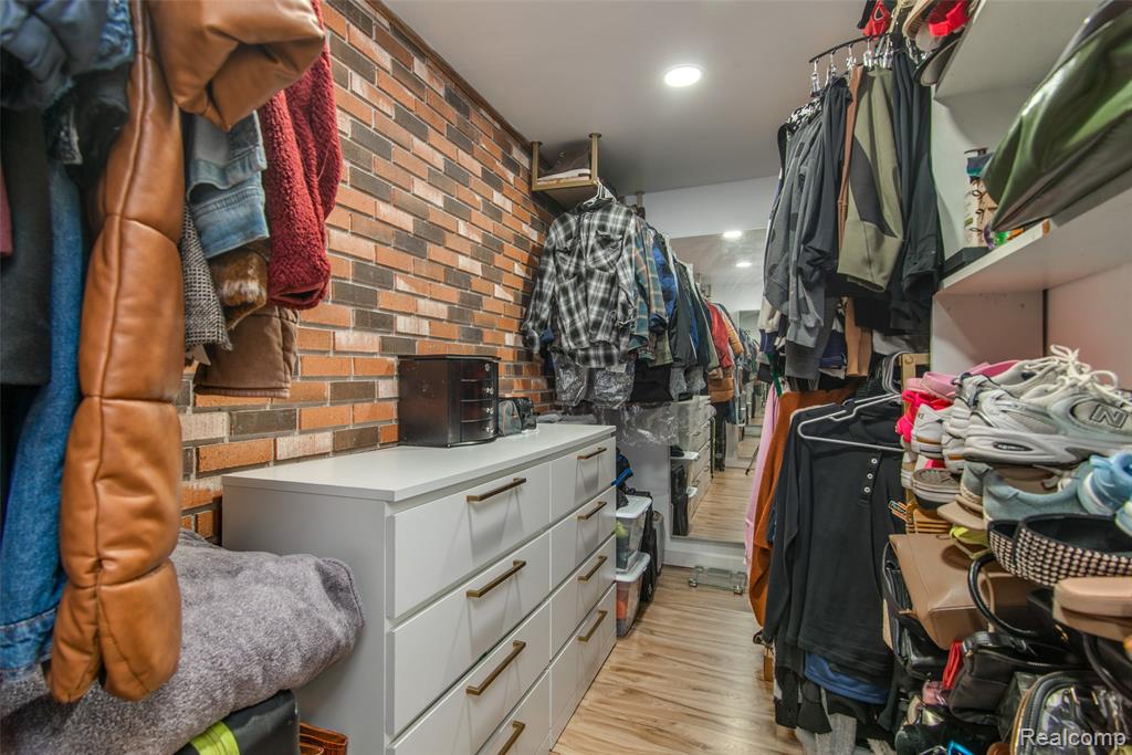 6810 N Territorial Road, Plymouth, MI, 48170