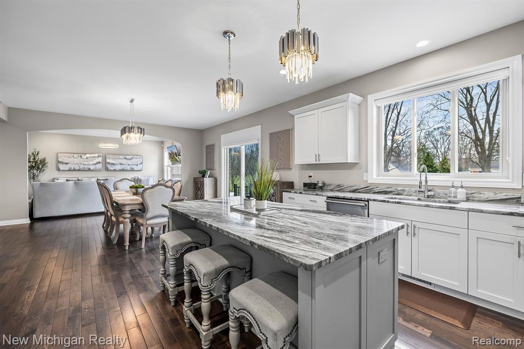 55038 TIMBERS EDGE Drive, Shelby Twp, MI 48316 — Photo 13