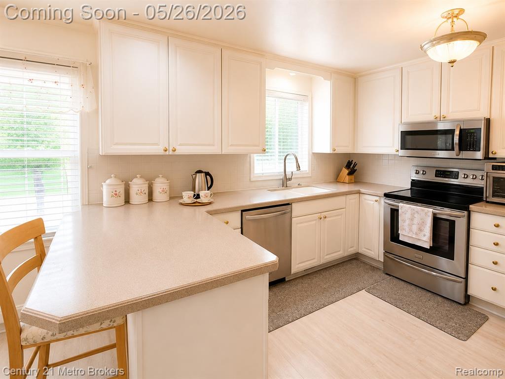 6292 Kings Pointe Circle, Grand Blanc, MI 48439 — Photo 9