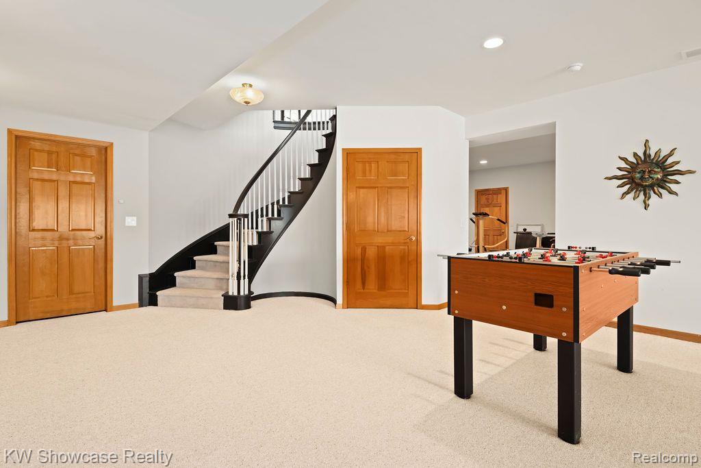 8579 PINE COVE Drive, Commerce Twp, MI 48382 — Photo 40