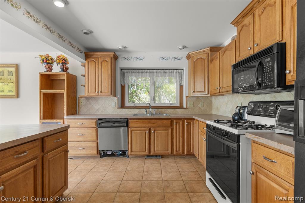 11843 LAWRENCE Road, Brooklyn, MI 49230 — Photo 32