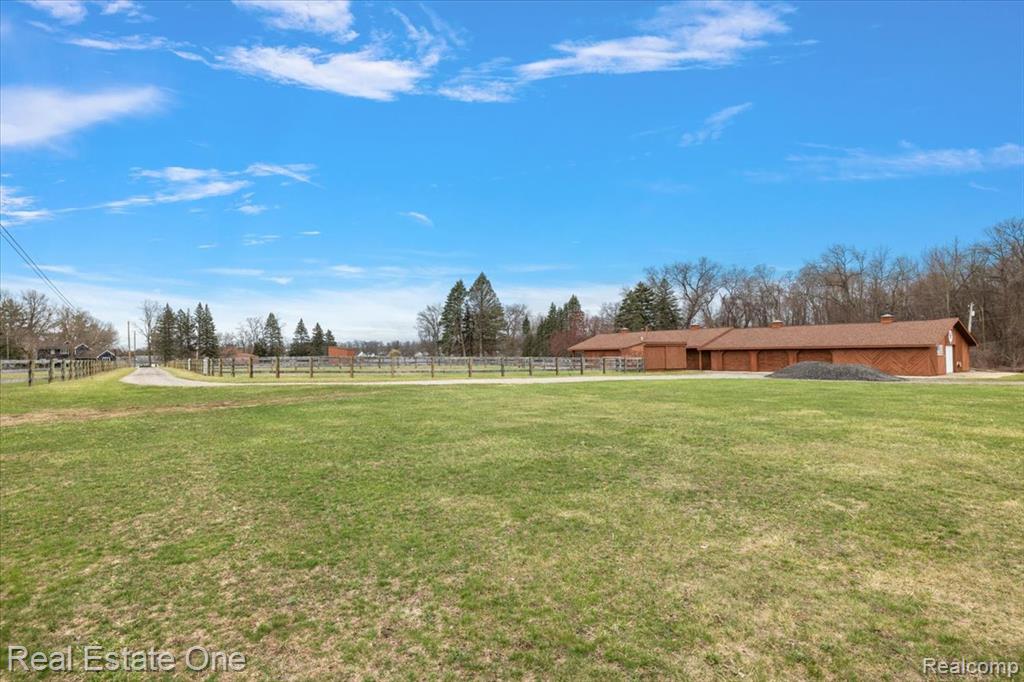 1109 Castlewood Street, White Lake, MI — Photo 3