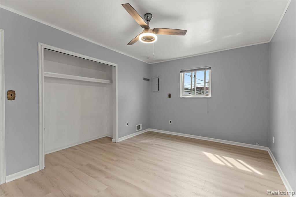 6151 Robindale Avenue, Dearborn Heights, MI 48127 — Photo 19