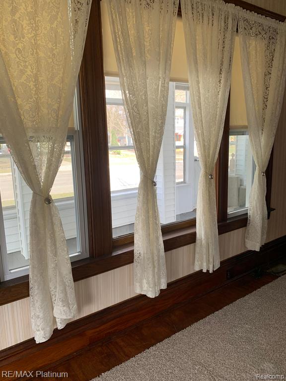 403 E CLINTON Street, Howell, MI 48843 — Photo 6