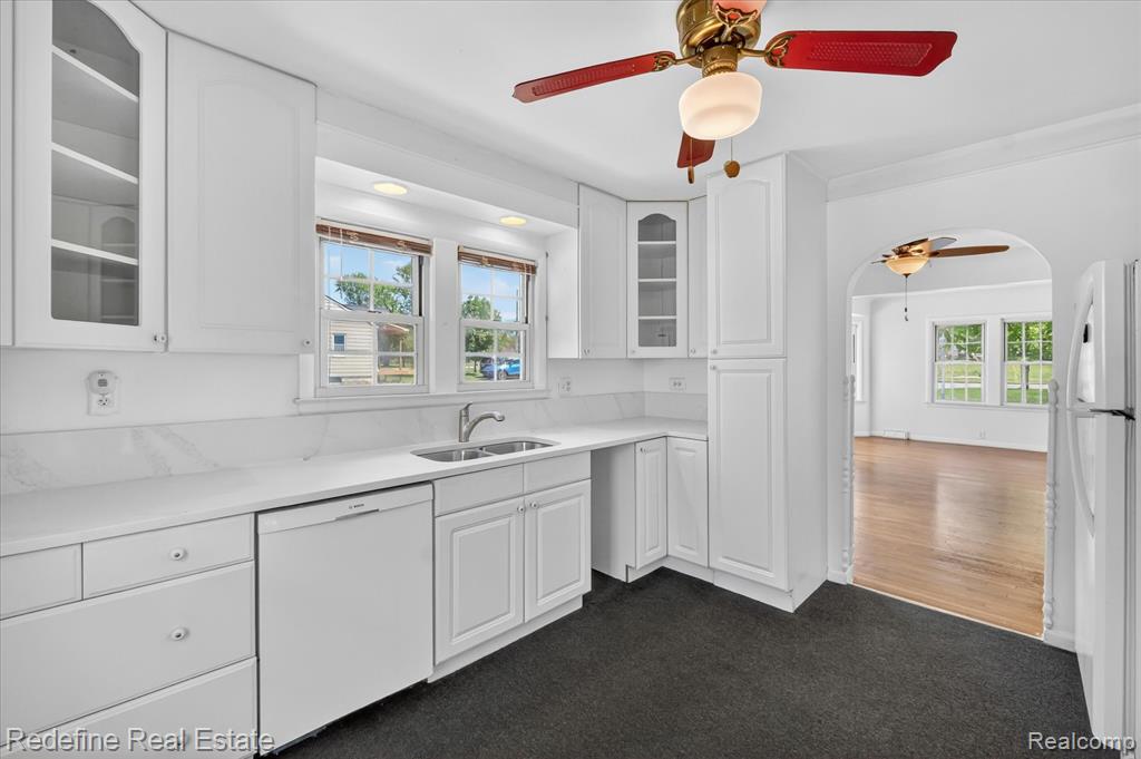 3207 Waukegan Street, Auburn Hills, MI 48326 — Photo 11