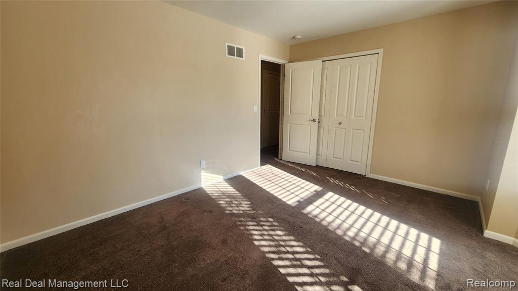 6146 Lone Oak Circle, Grand Blanc, MI 48439 — Photo 12