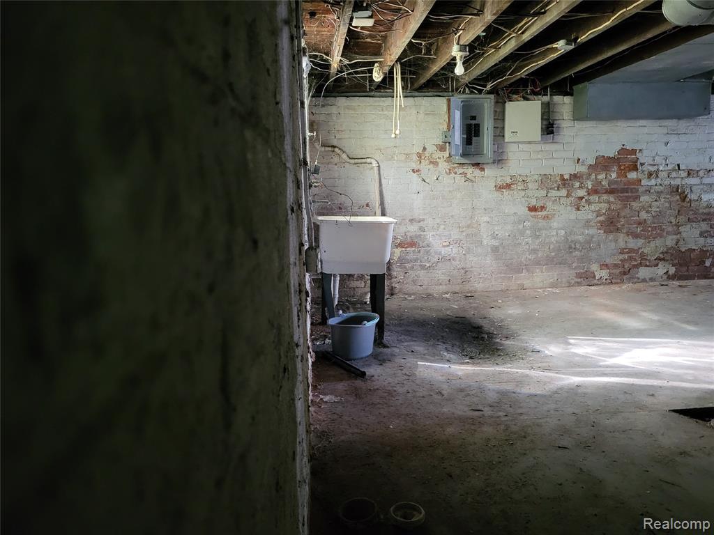 600 Harmon Street, Detroit, MI 48202 — Photo 14