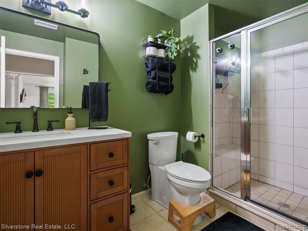 49207 W Woods Drive, Shelby Twp, MI 48317 — Photo 17
